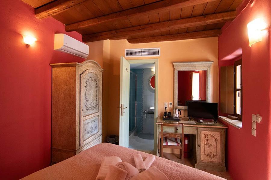 Petropoulakis Tower Hotel Gythio Room photo